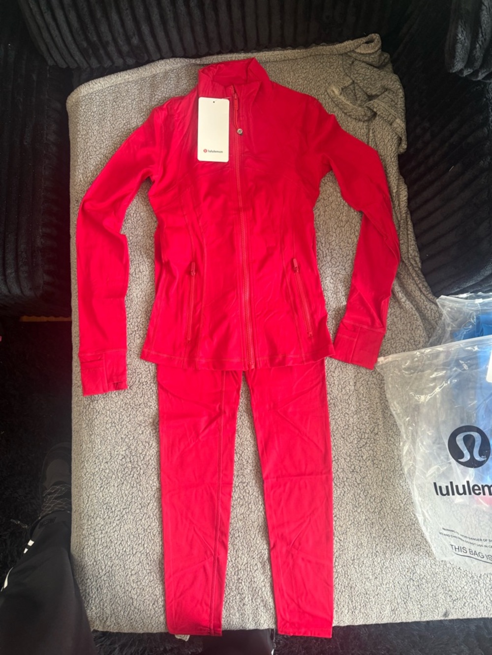 lululemon athletica Bright Red Women's Jacket & Leggings Set - Picture 2 of 5